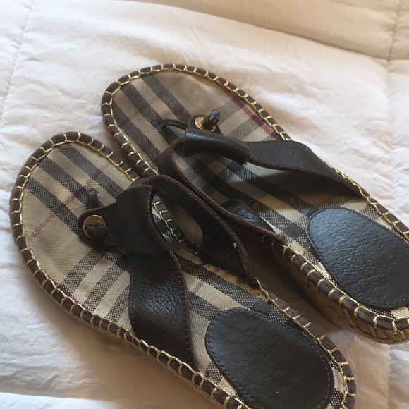 Burberry sandals - Picture 3 of 4